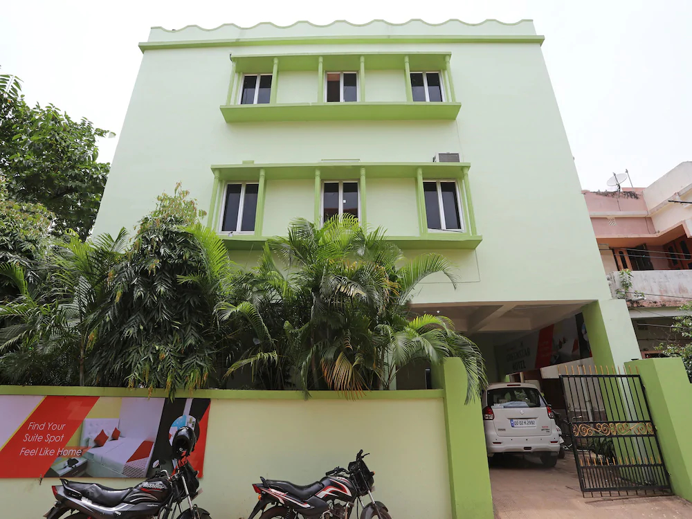 Fabhotel Greenstar Inn