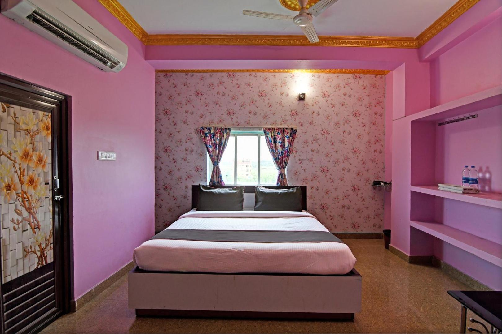 Hotel O Sri Govinda