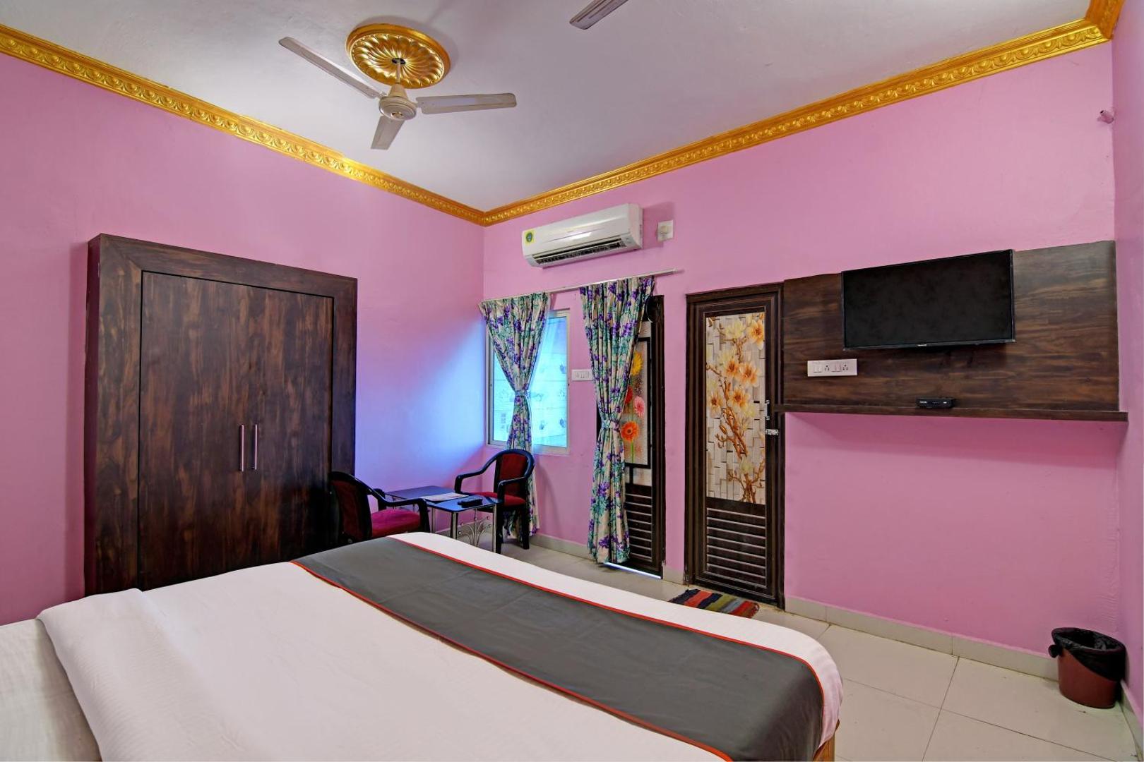 Hotel O Sri Govinda