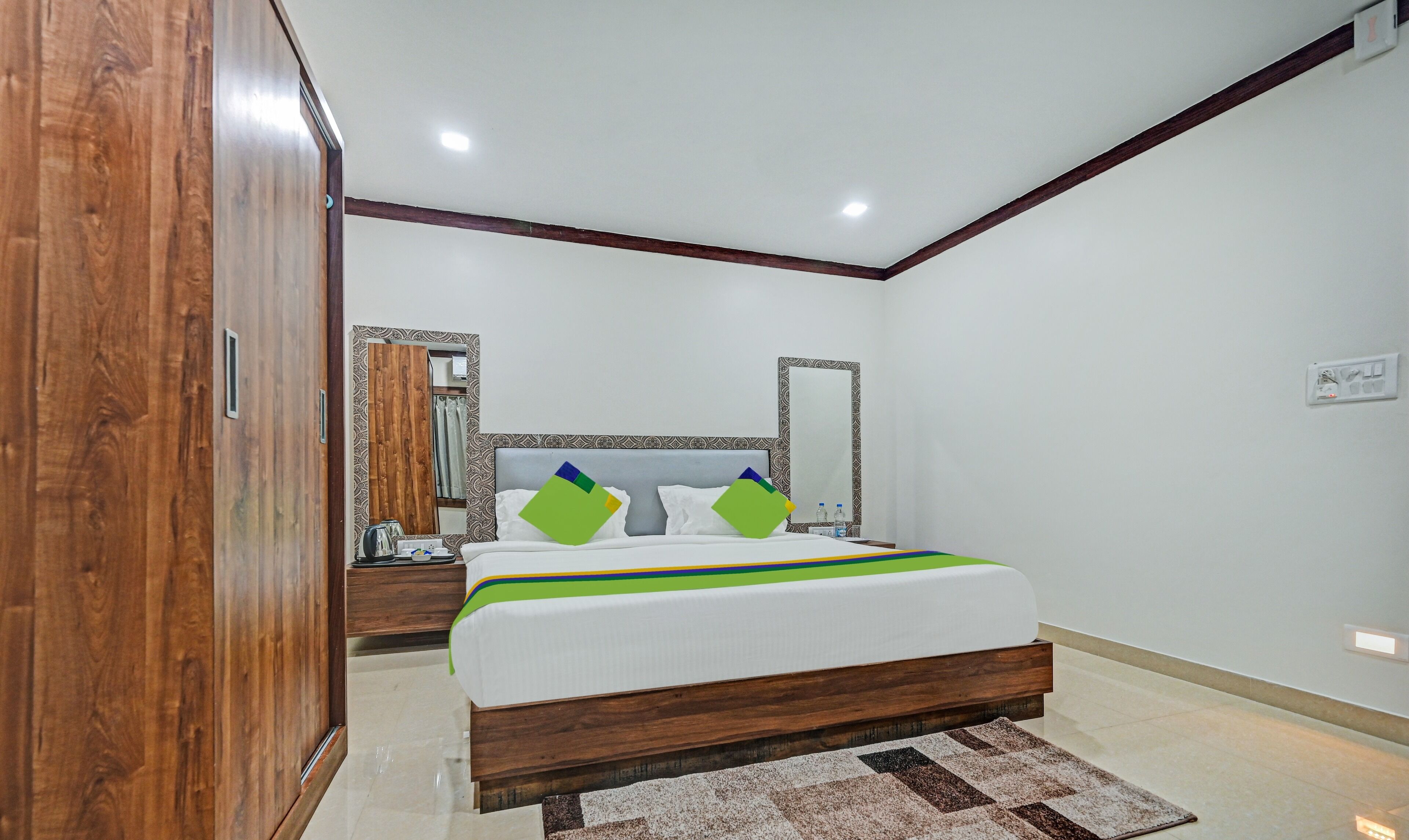 Treebo Trend Hotel Paradise Premium