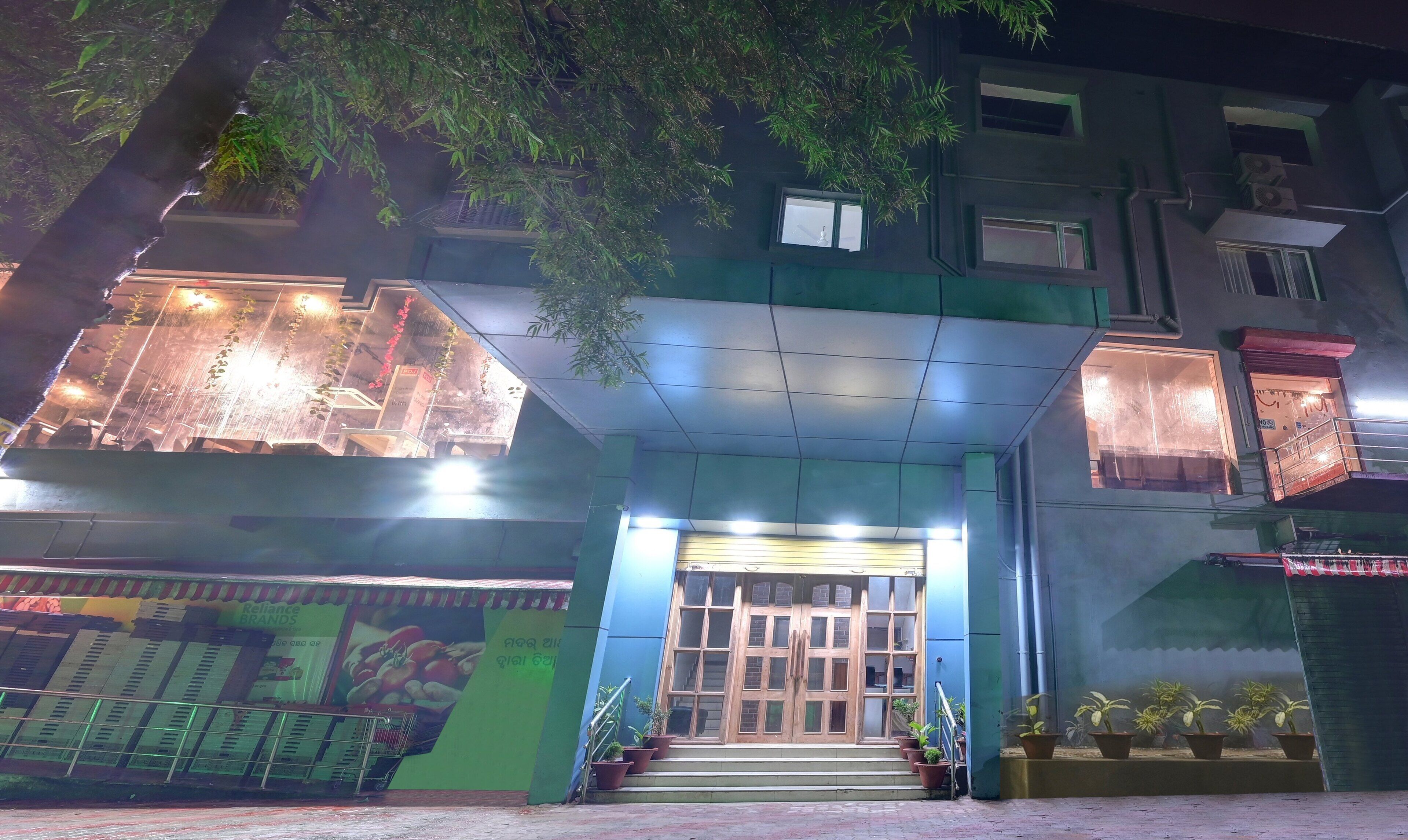 Treebo Trend Hotel Paradise Premium