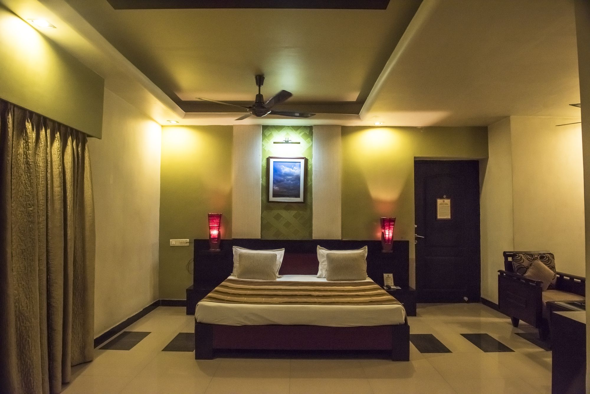 Hotel Pushpak