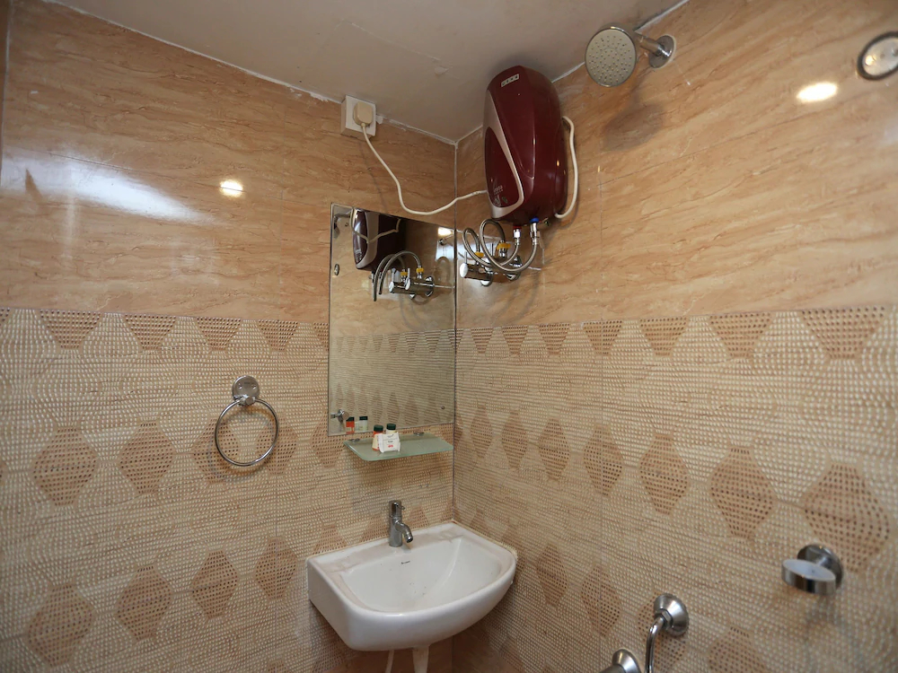 Hotel Rainbow By OYO Rooms