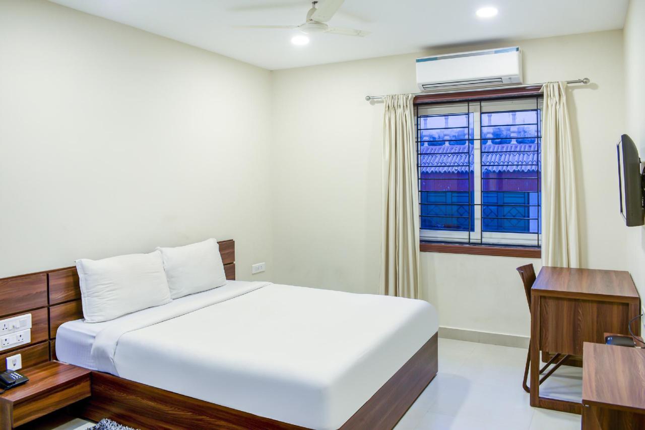 Hotel Royal Crystal by OYO Rooms