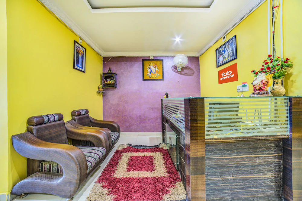 Hotel Royal Guest House by FabHotels