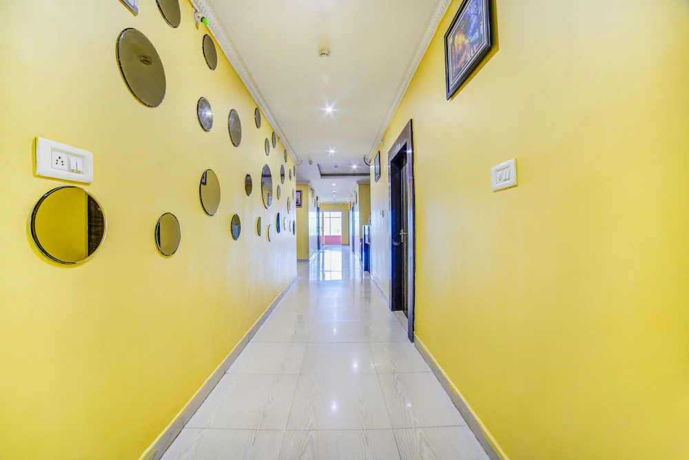 Hotel Royal Guest House by FabHotels