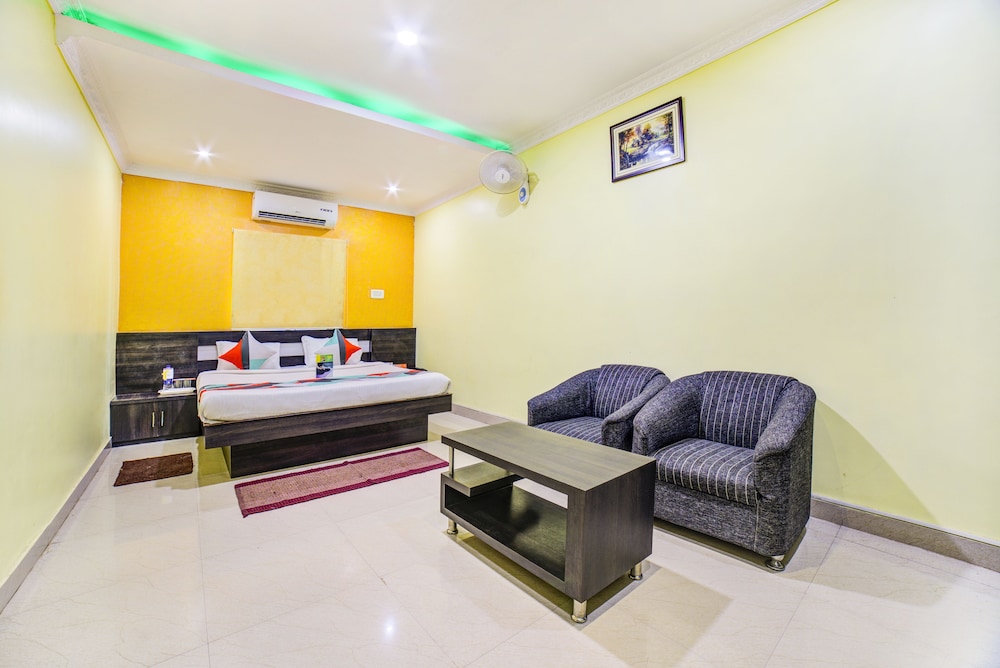 Hotel Royal Guest House by FabHotels
