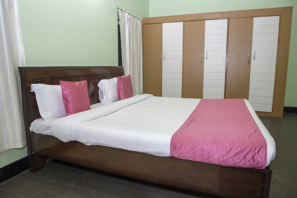Hotel White House Inn By OYO Rooms