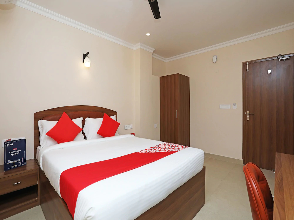 Kumud Plaza By OYO Rooms