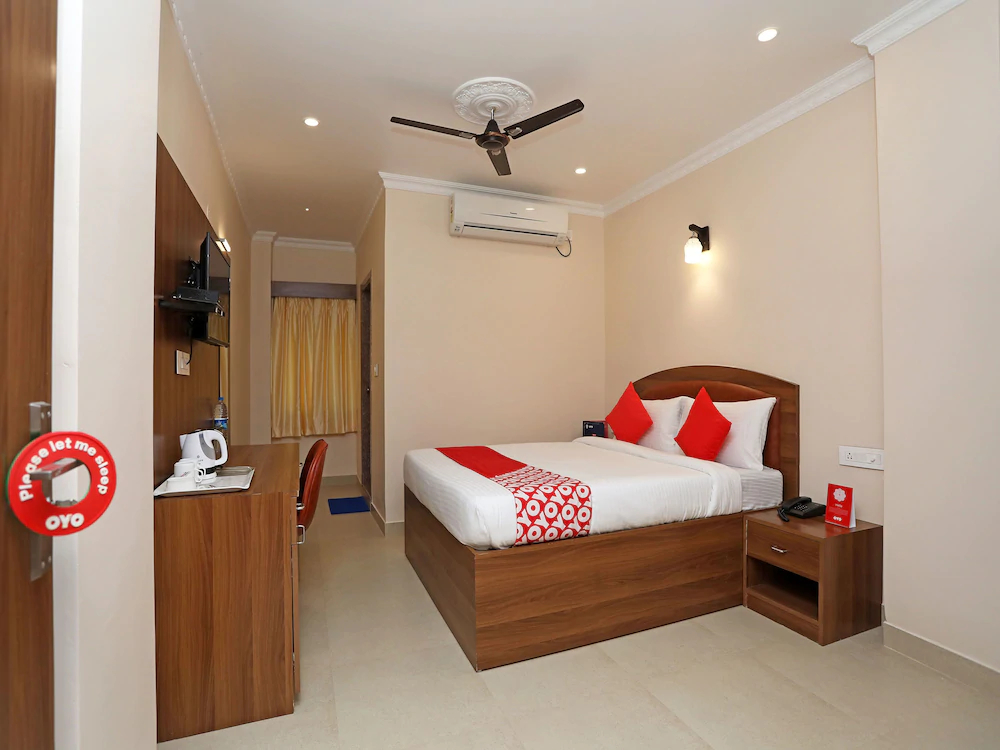 Kumud Plaza By OYO Rooms