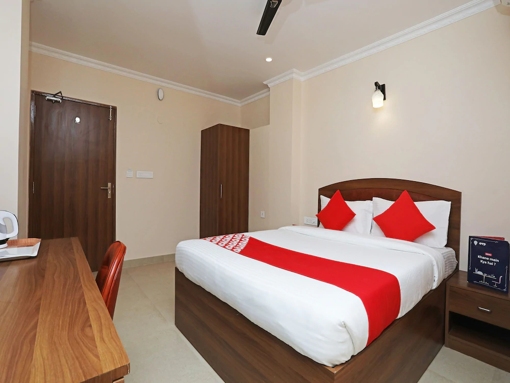 Kumud Plaza By OYO Rooms