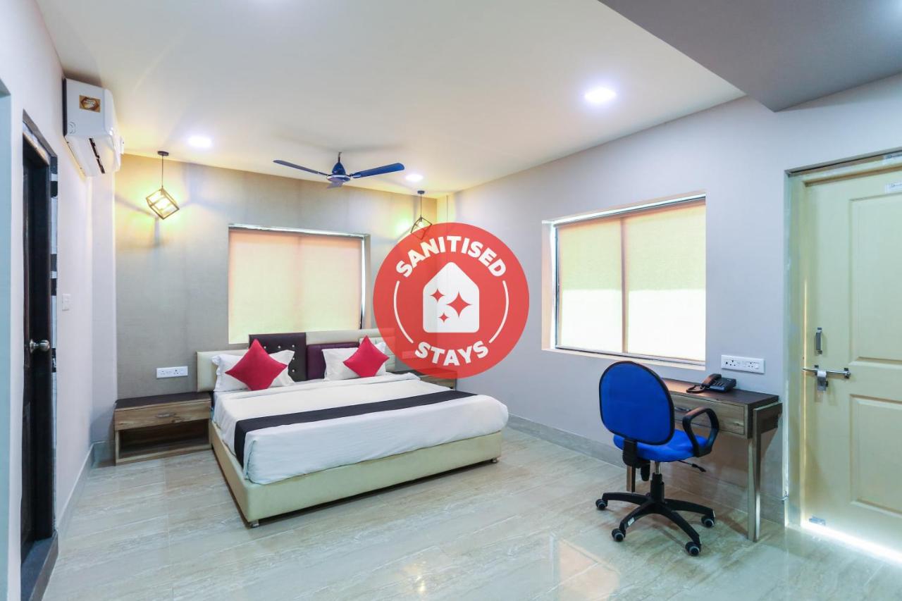 MR House by OYO Rooms