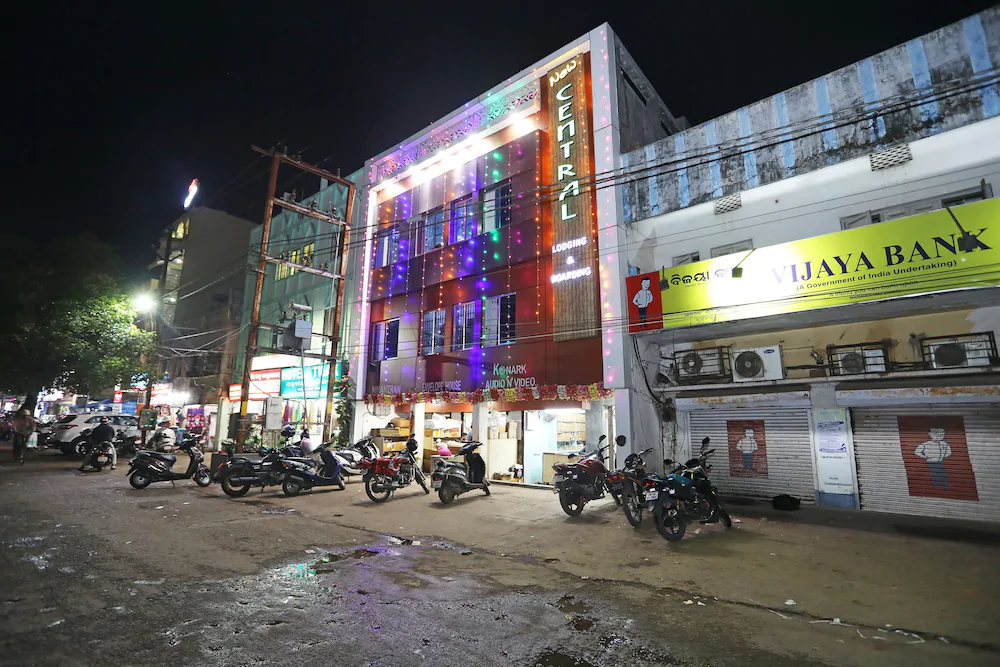 New Central By OYO Rooms