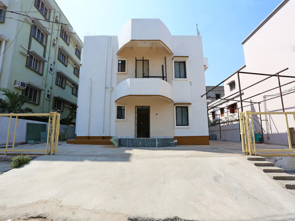 OYO 11760 Near Infocity