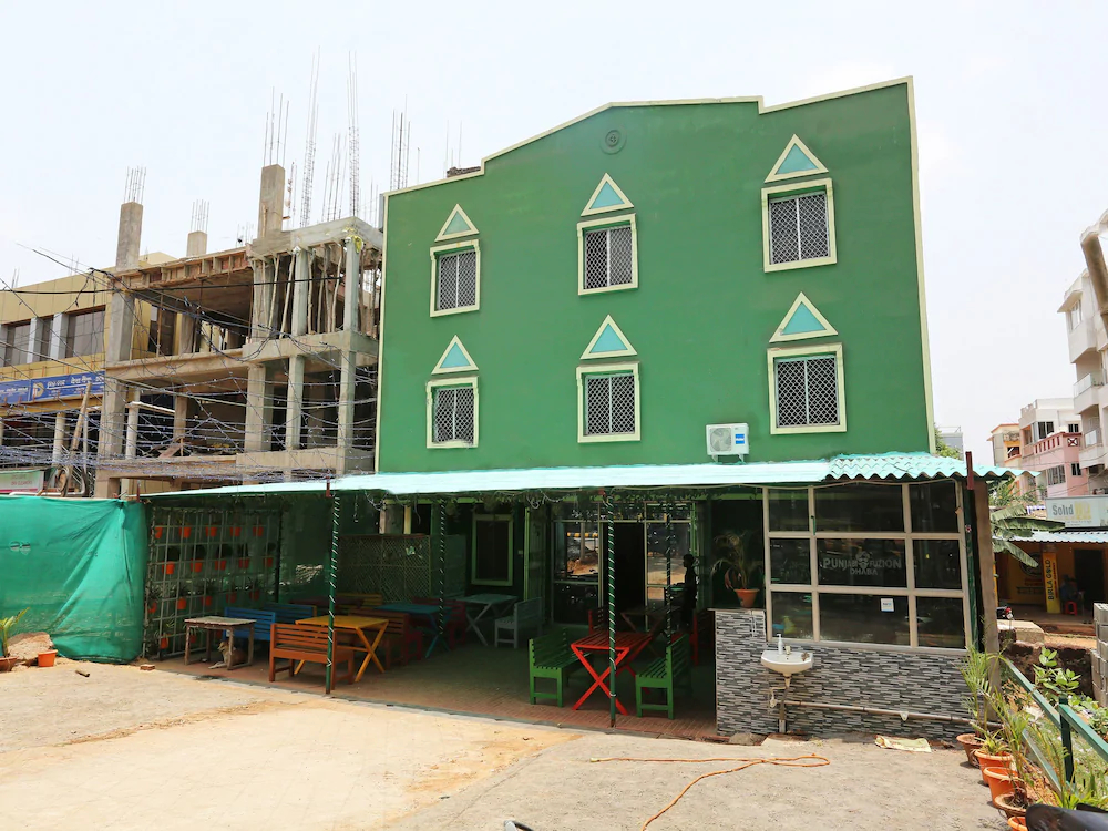 OYO 13624 Kapoors Plaza Guest House