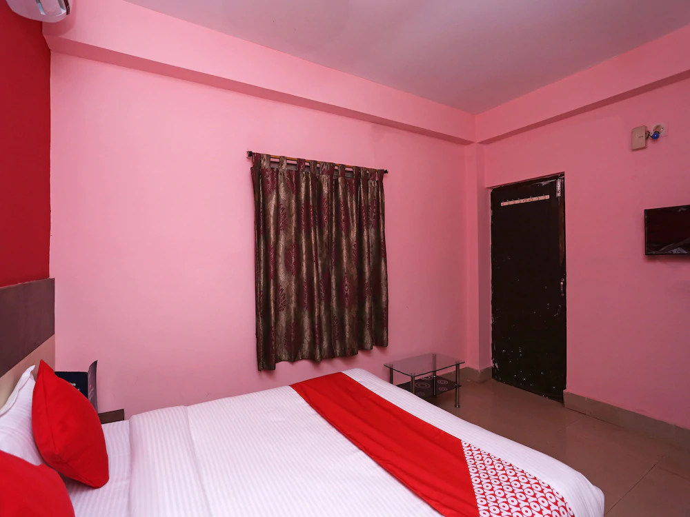 OYO 13624 Kapoors Plaza Guest House