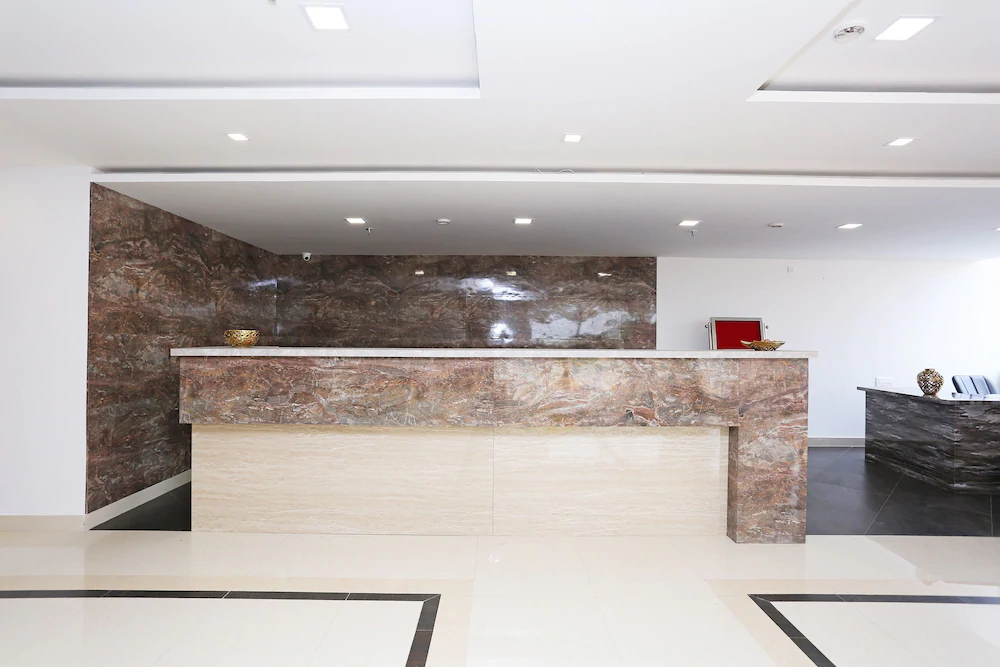 OYO 18826 Hotel Emerald