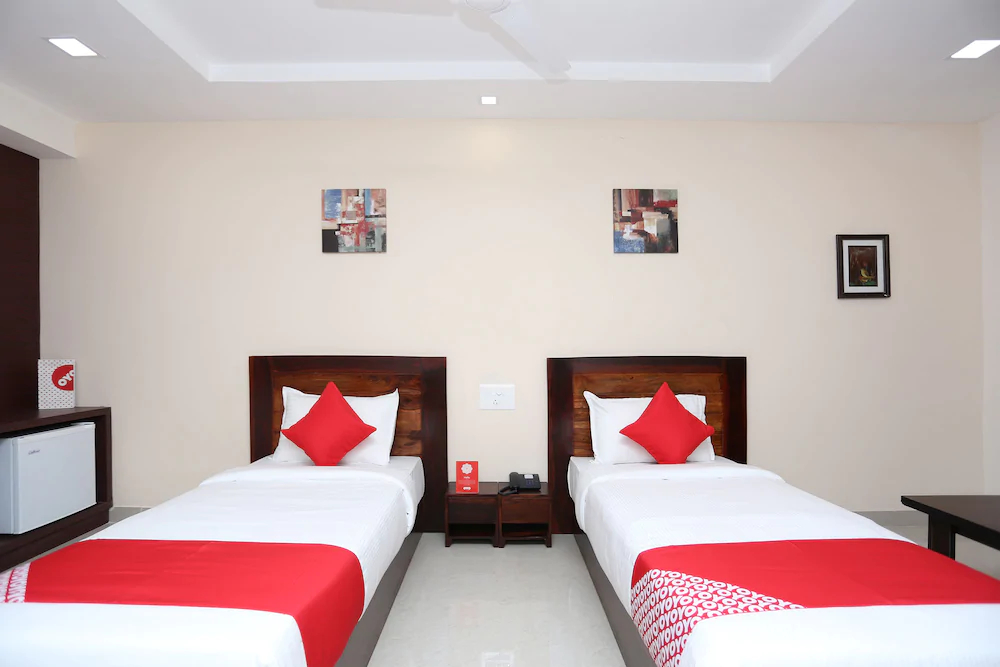 OYO 18826 Hotel Emerald