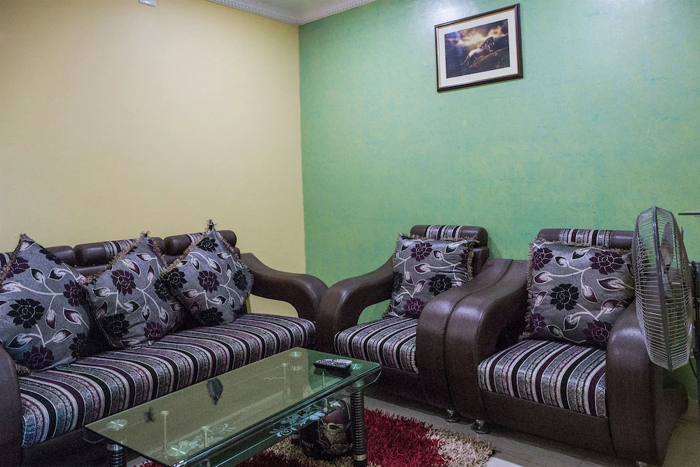 Hotel Royal Guest House by OYO Rooms