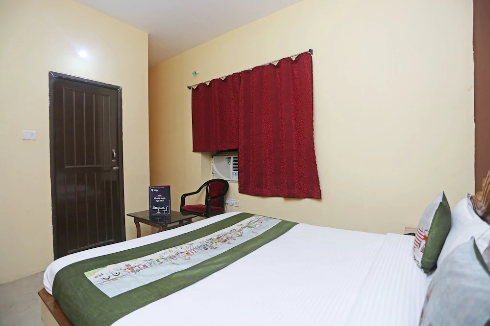 FabExpress Paradise Inn II