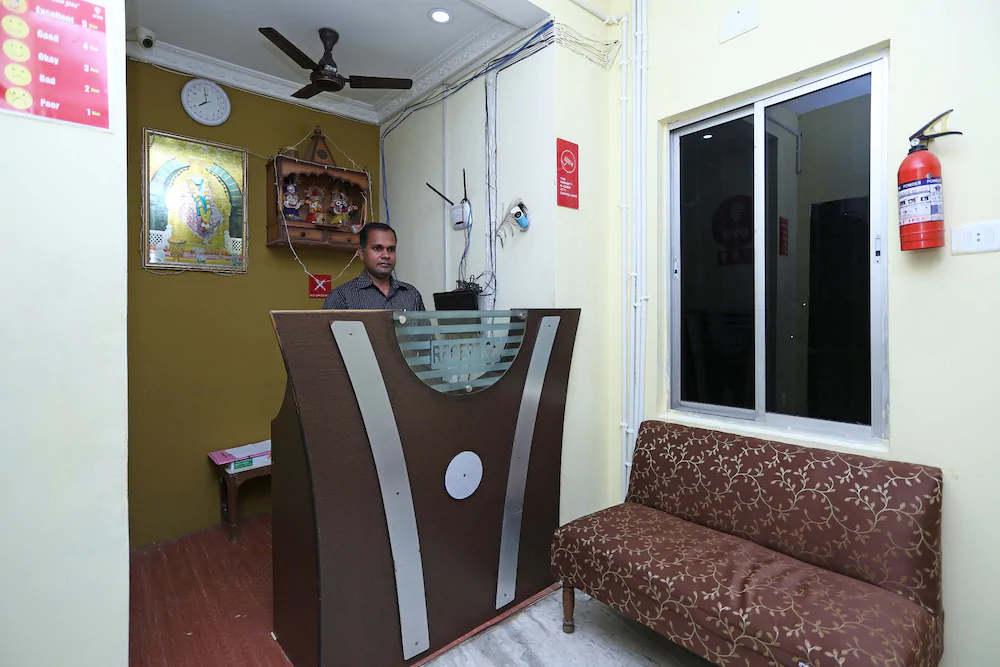 FabExpress Paradise Inn II