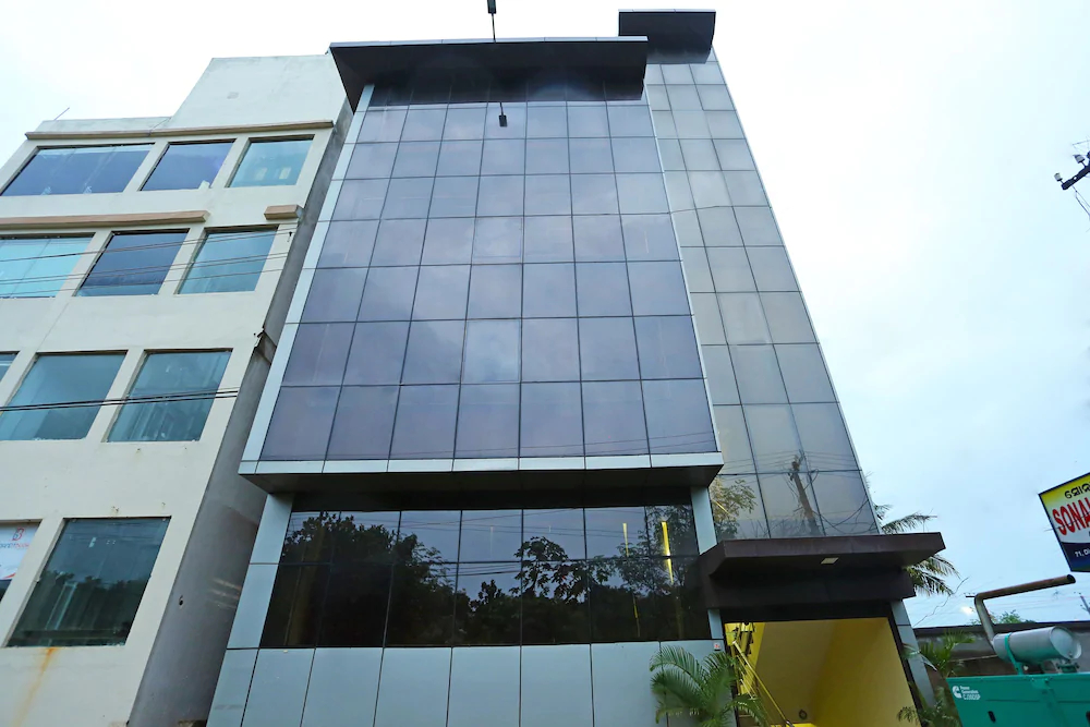 FabExpress Paradise Inn II