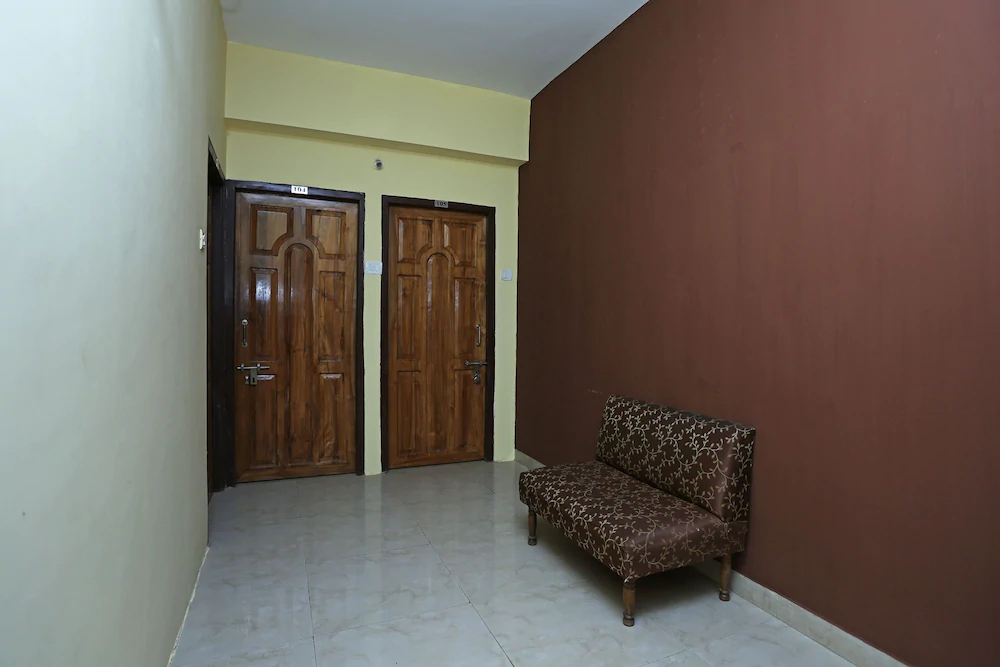 FabExpress Paradise Inn II