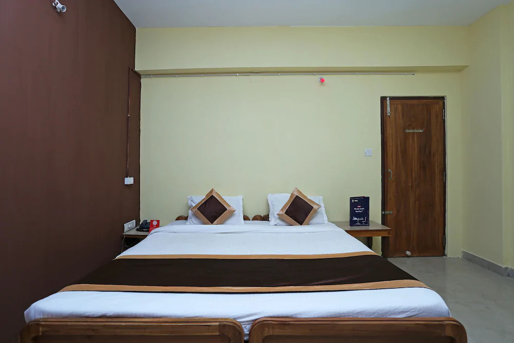 FabExpress Paradise Inn II