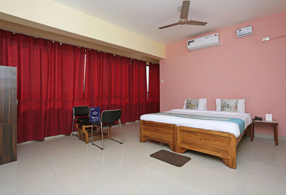 FabExpress Paradise Inn II