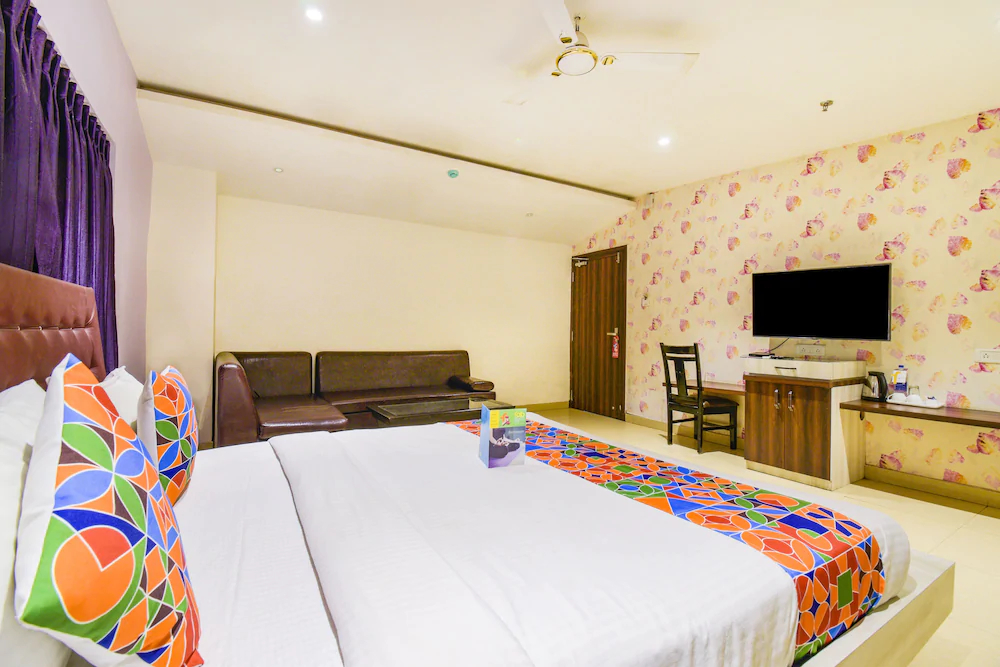 FabHotel Pentagon