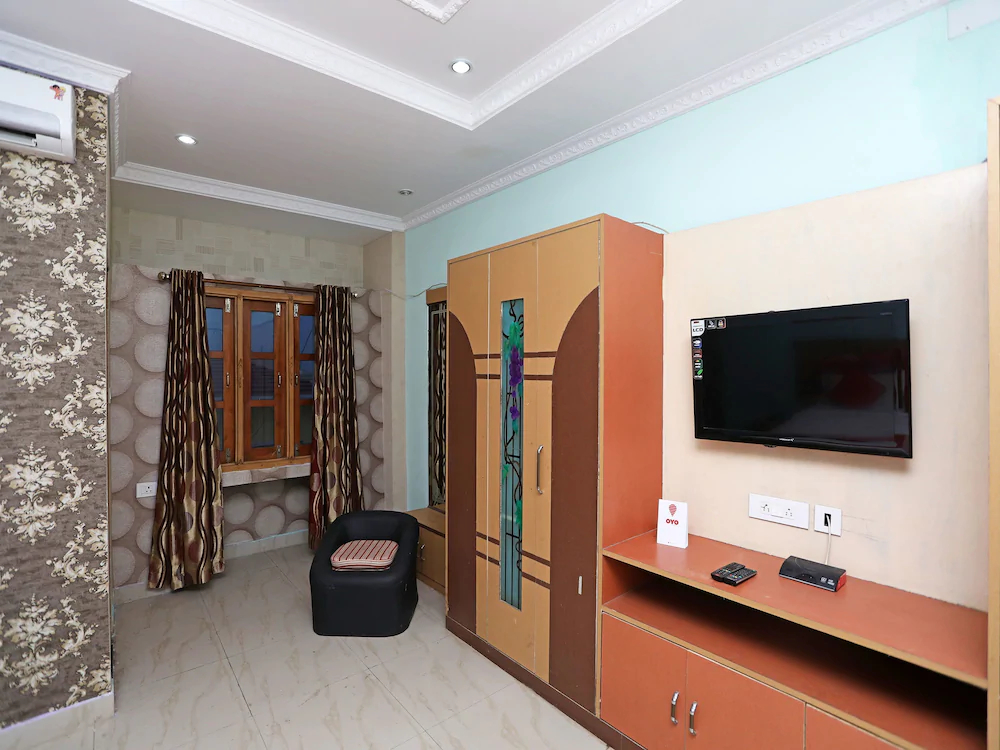 Priyanka Residency By OYO Rooms