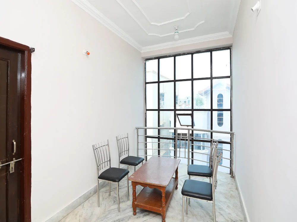 Regal Stays By OYO Rooms