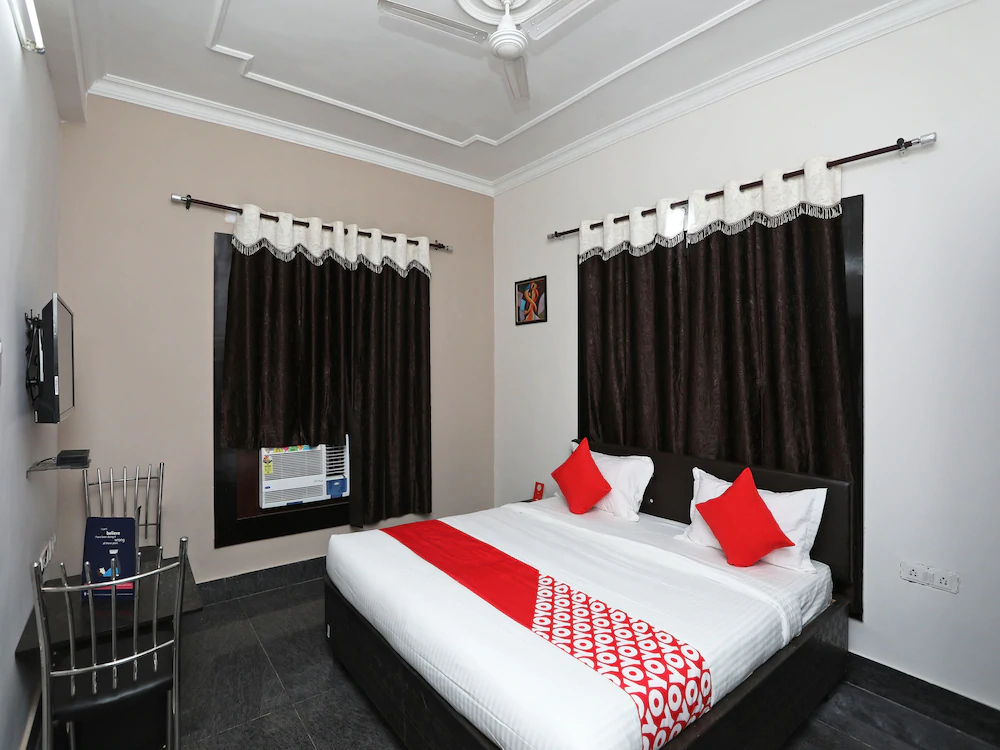 Regal Stays By OYO Rooms