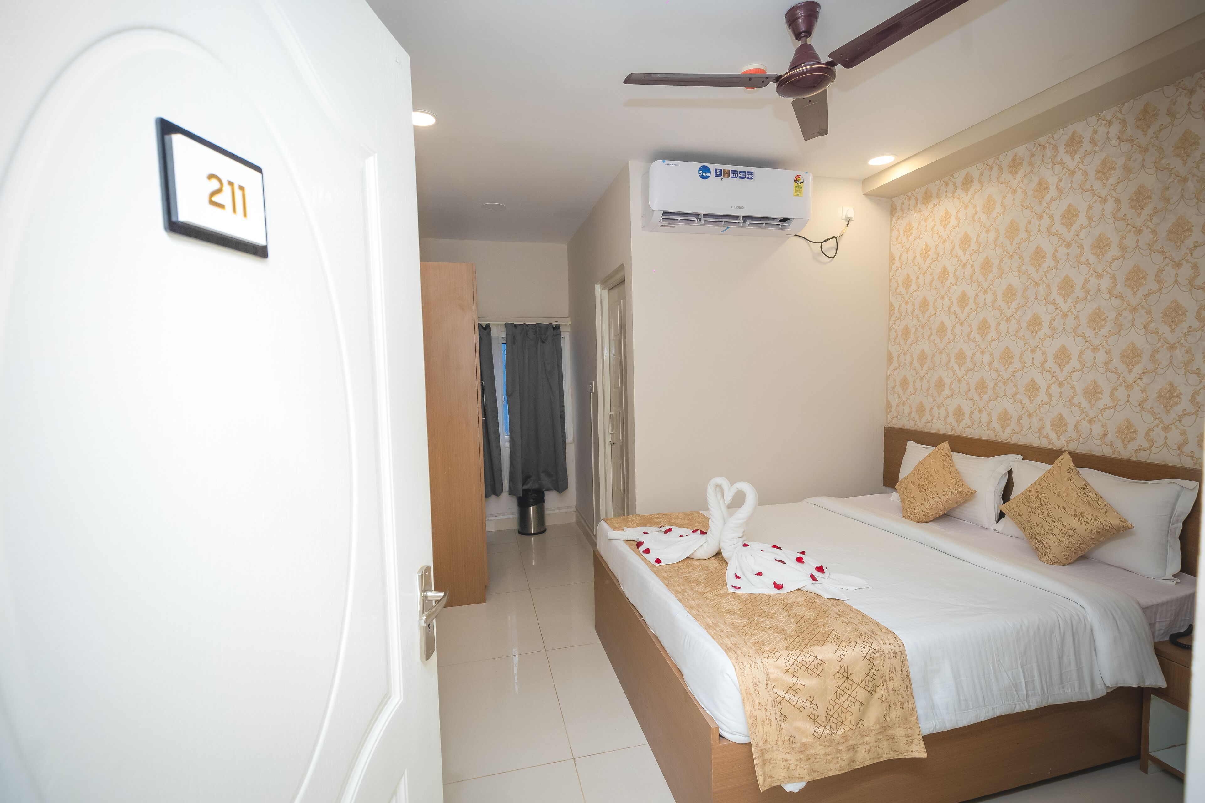 Rosewood Luxury Hotel