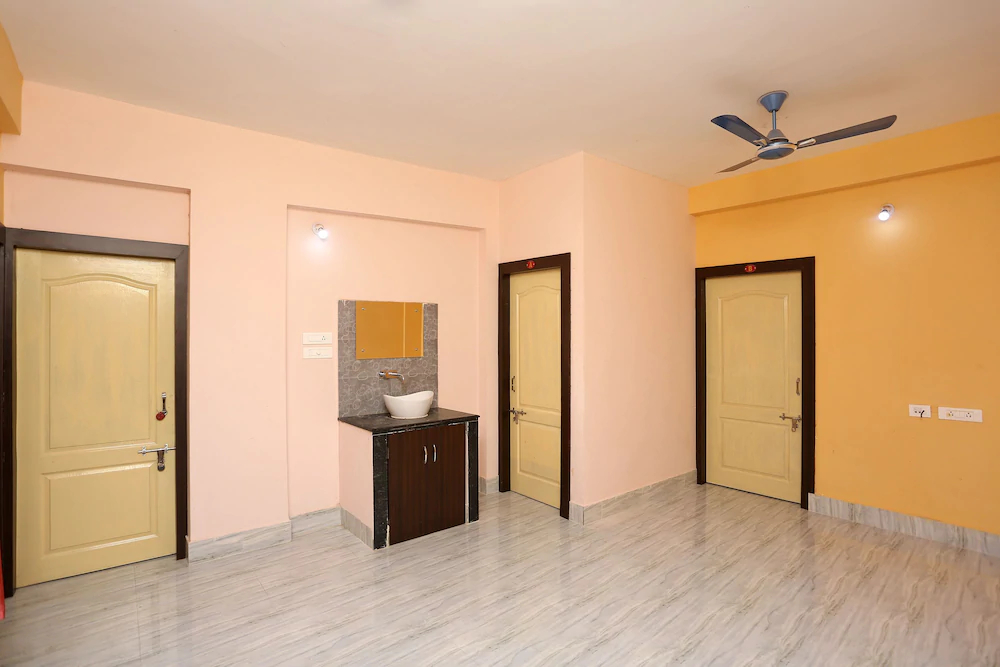 Shibani & Suhani By OYO Rooms