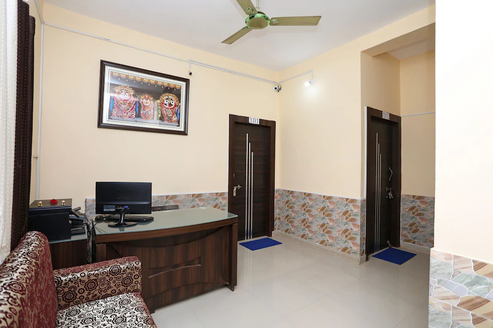 Sri Hari Guest House By OYO Rooms