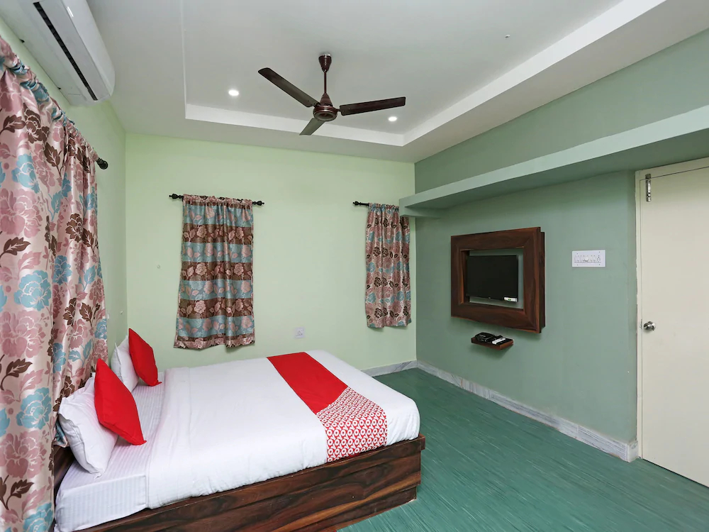 OYO 10512 Shivaas Royal