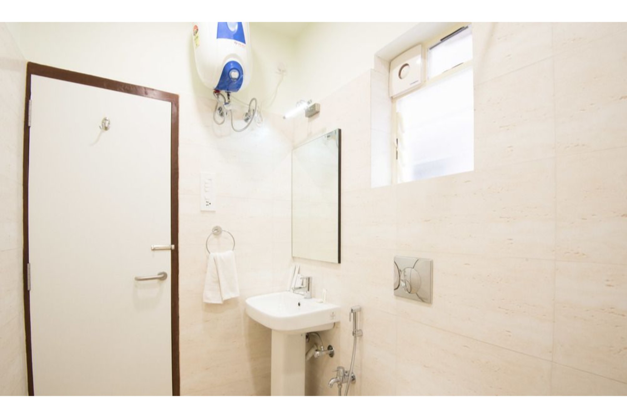 Treebo Trend Kings Court