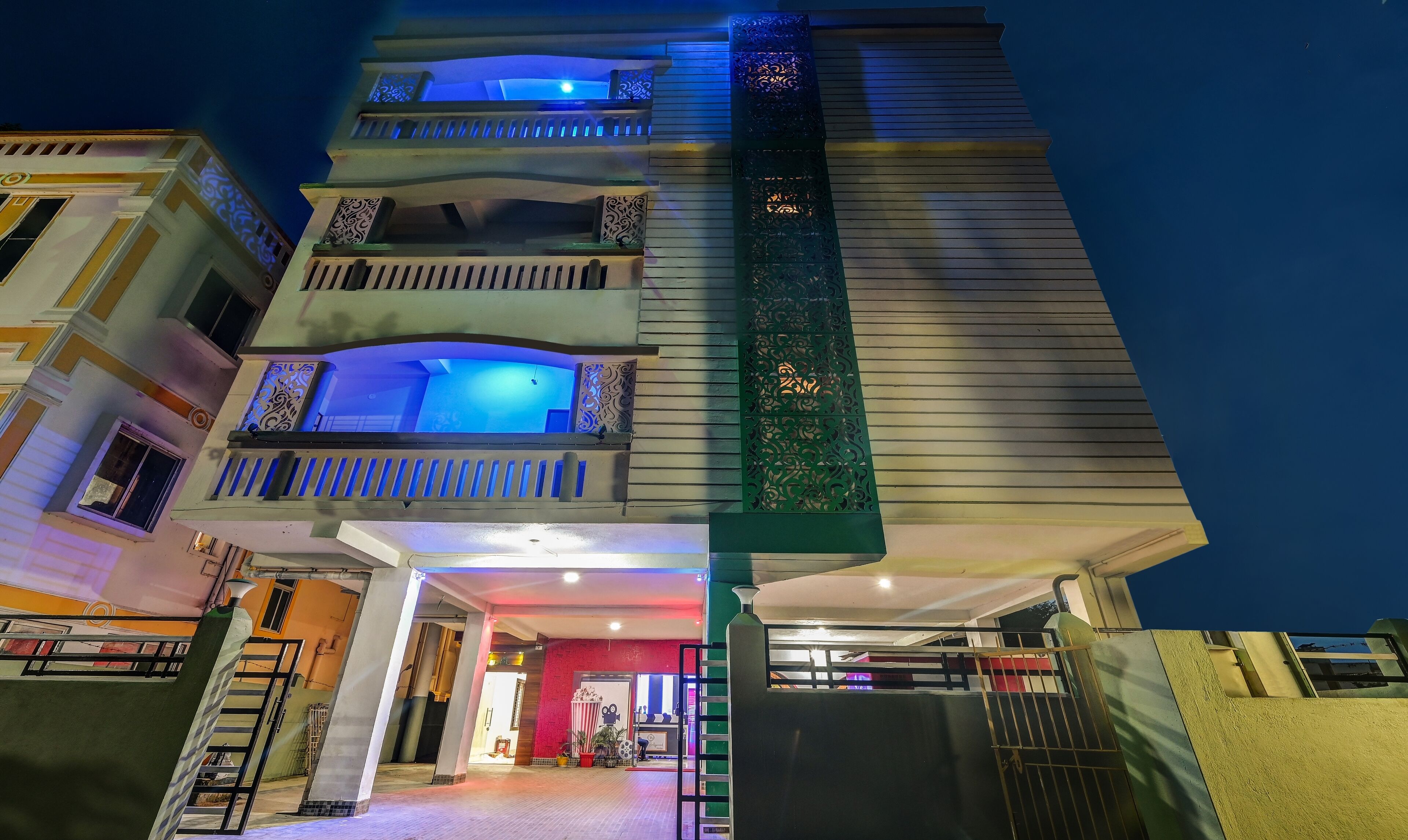 Treebo Trend The Bollywood Hotel