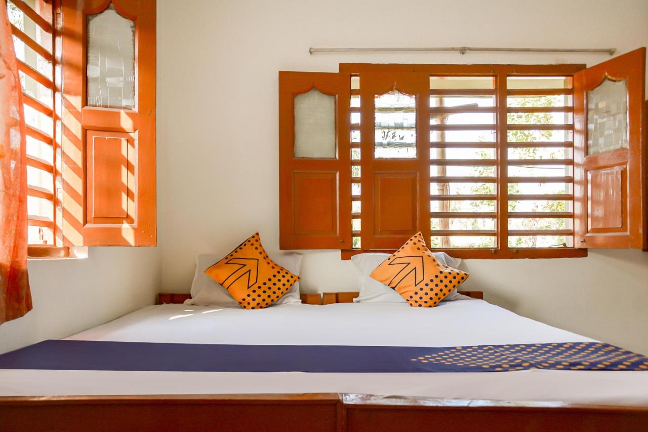 Bobby House by OYO Rooms