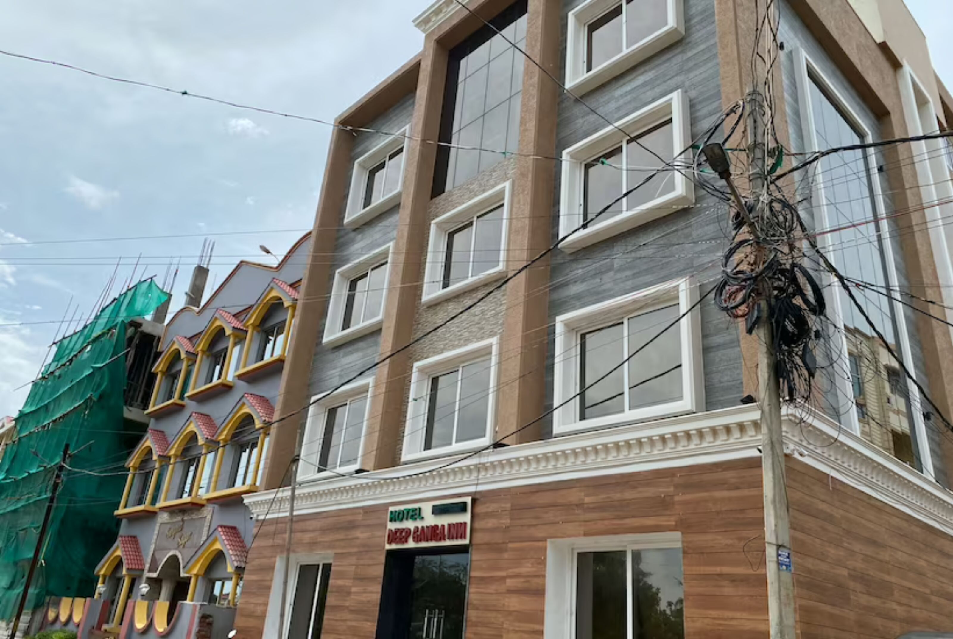 Goroomgo Deep Ganga Inn Puri