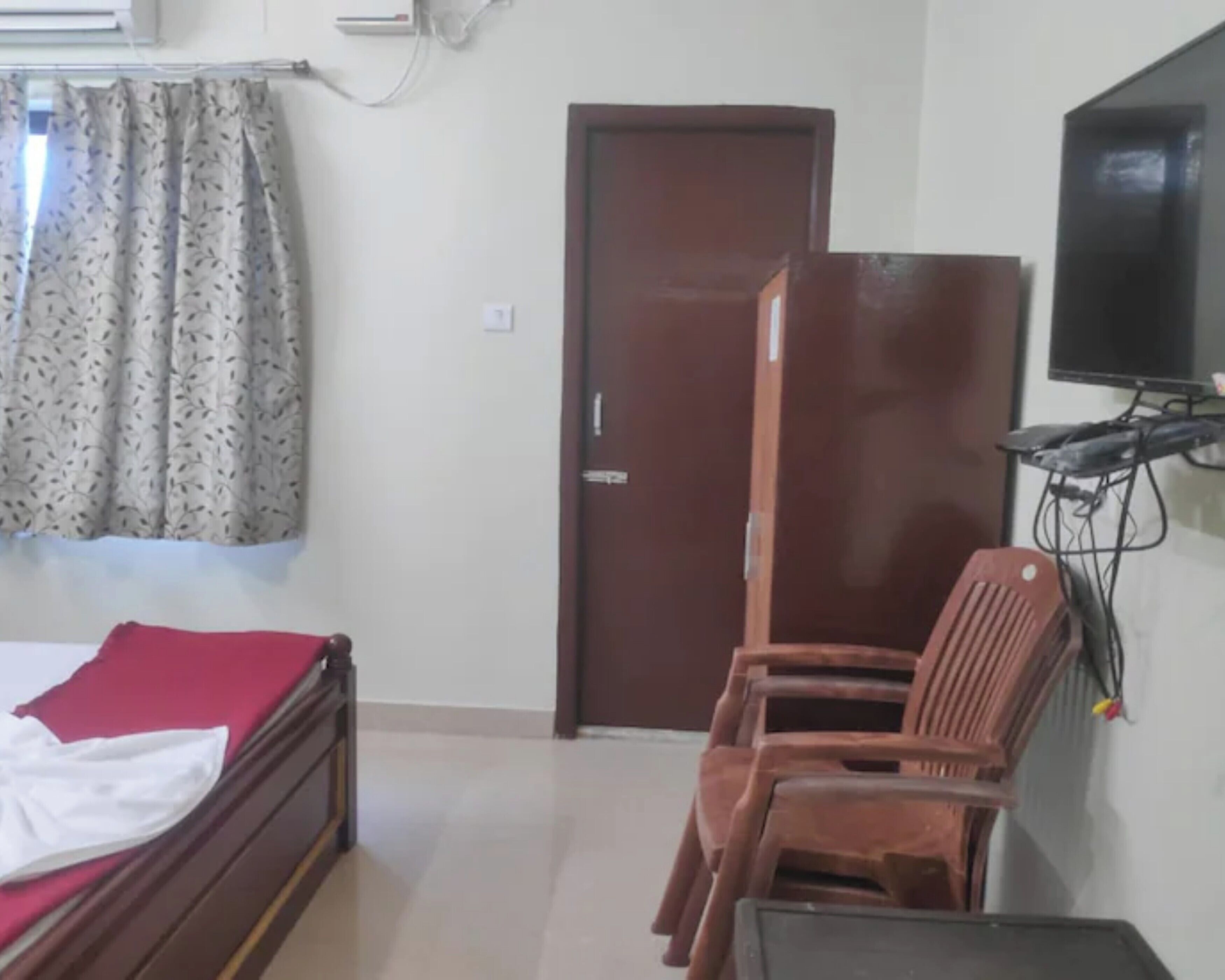 Goroomgo Lovely Star Inn Puri