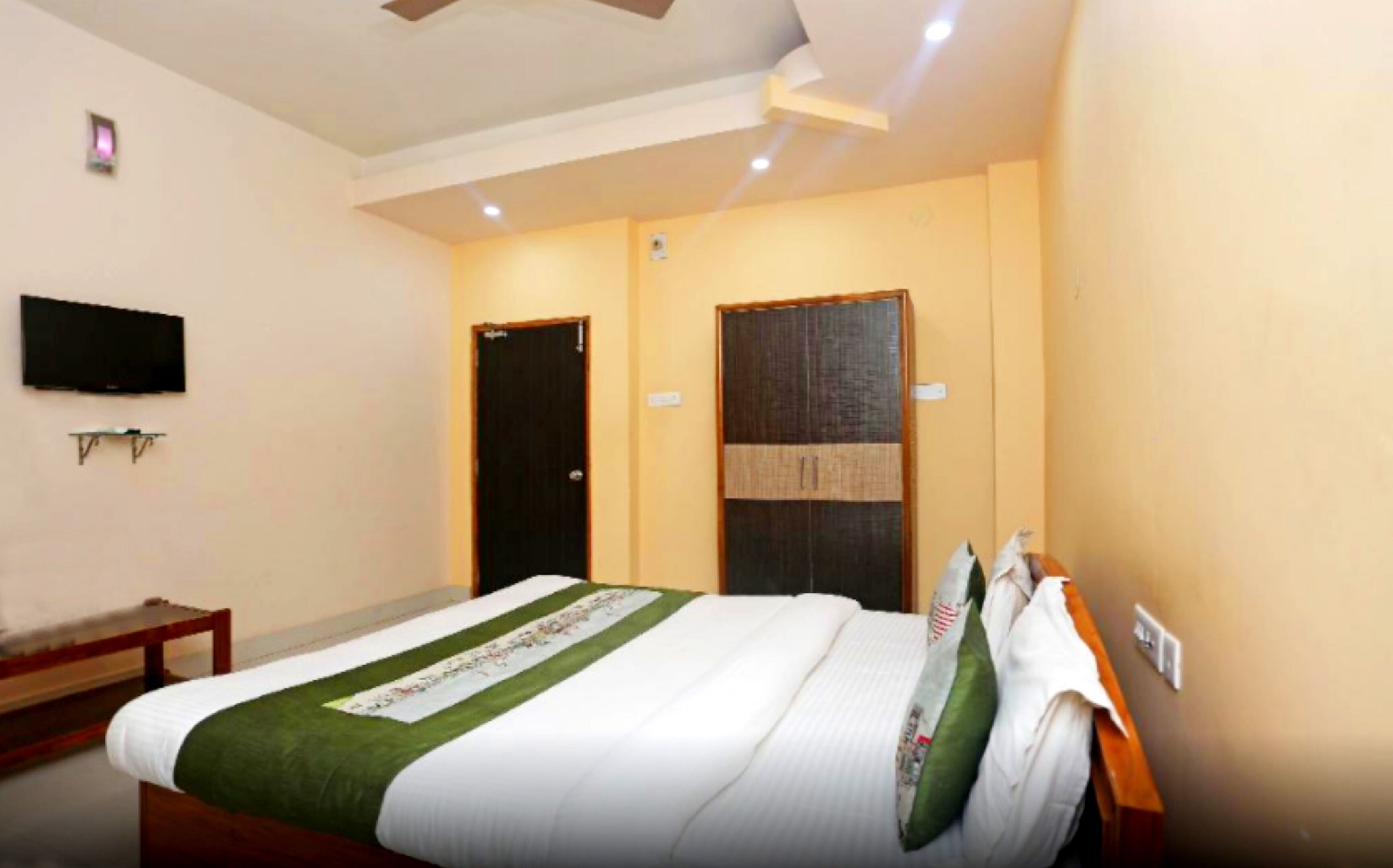 Goroomgo Silicon Residency Puri