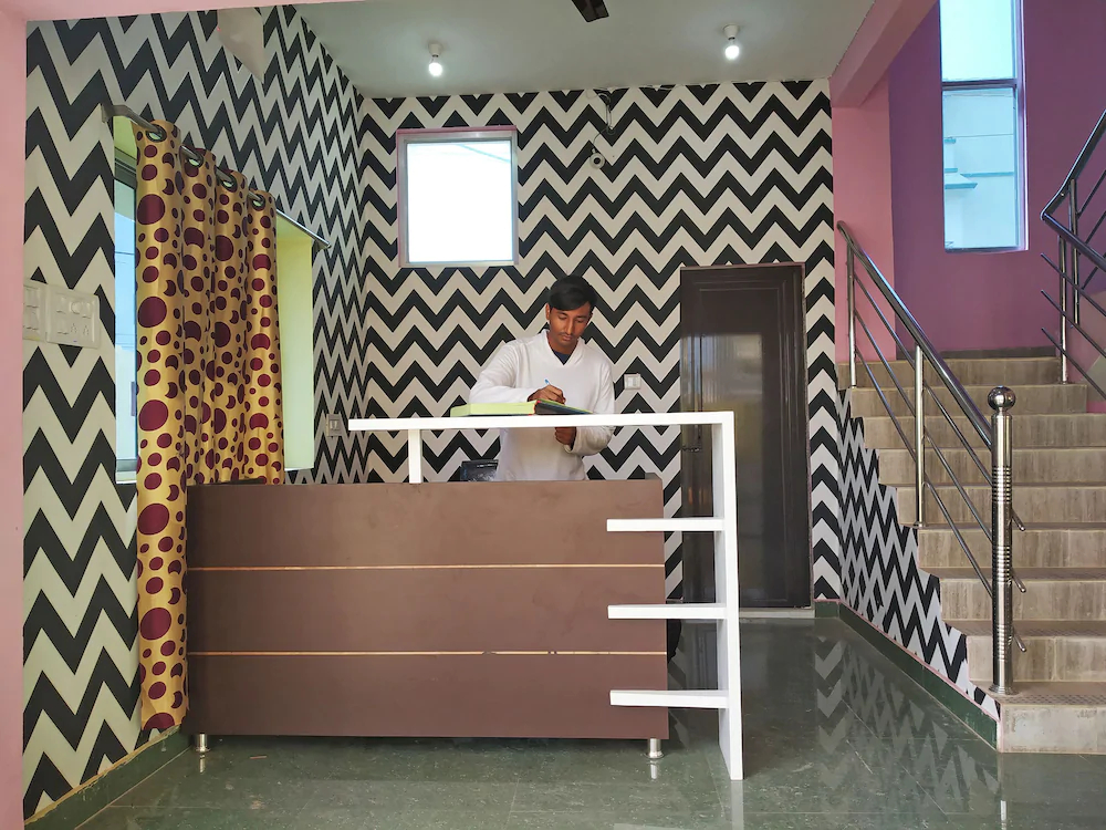 Hotel Blue Moon By OYO Rooms