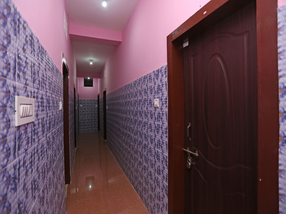 Hotel Blue Moon By OYO Rooms