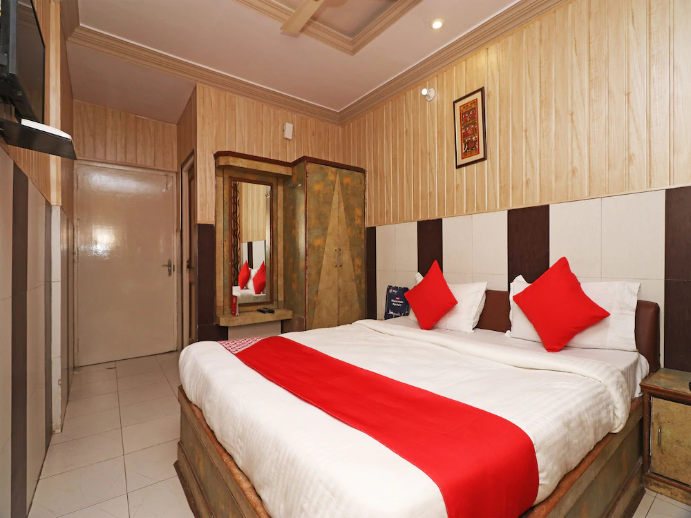 Hotel Golden Bangla by OYO Rooms