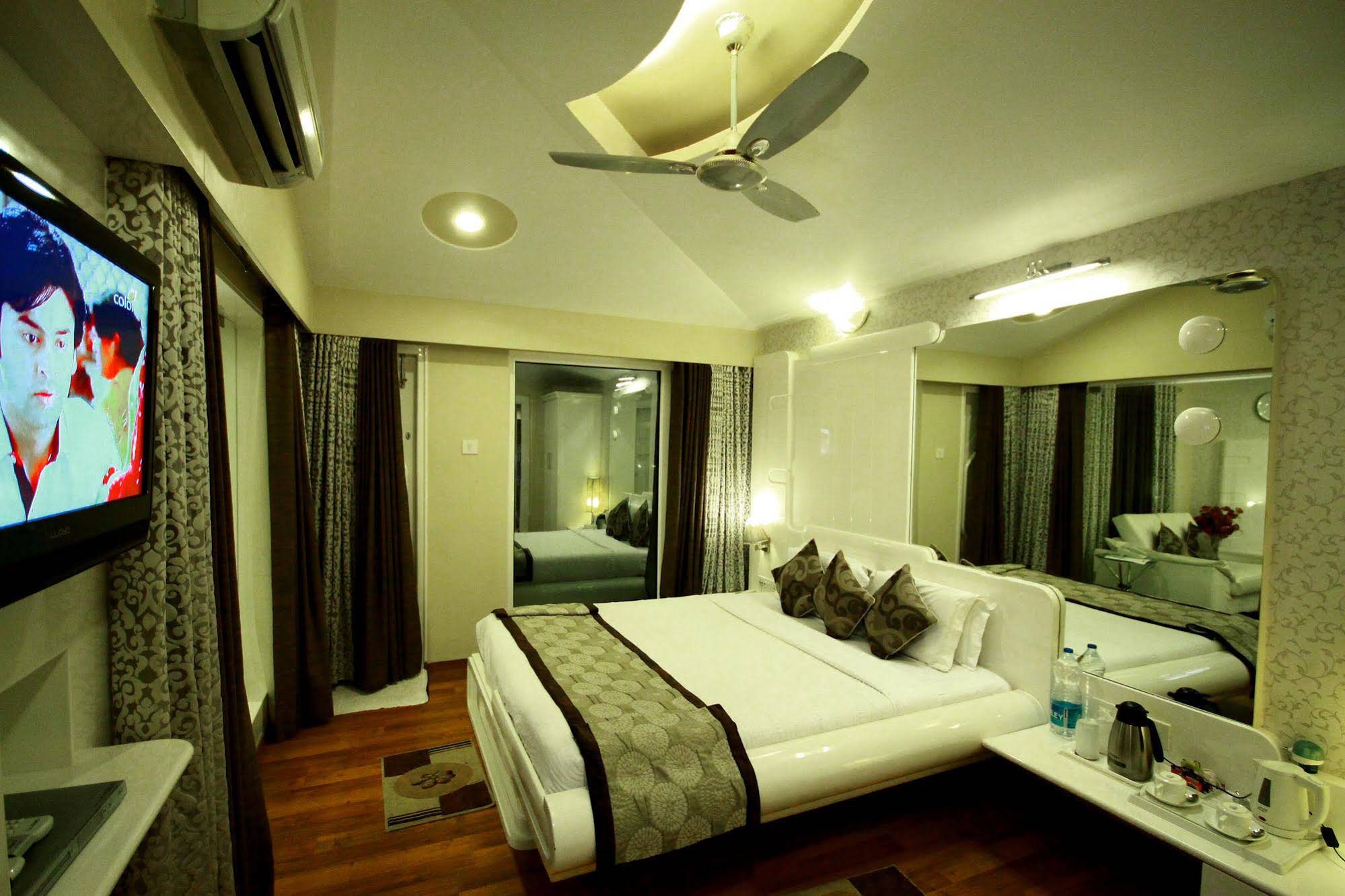 Hotel Holiday Resort