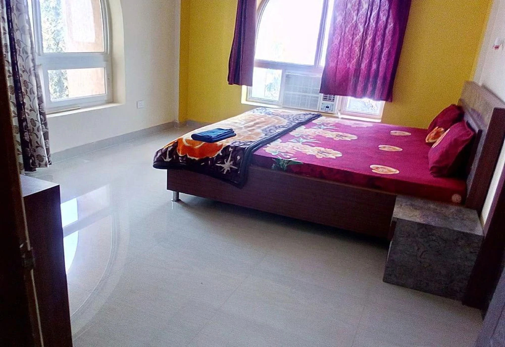 Janardan Homestay Puri
