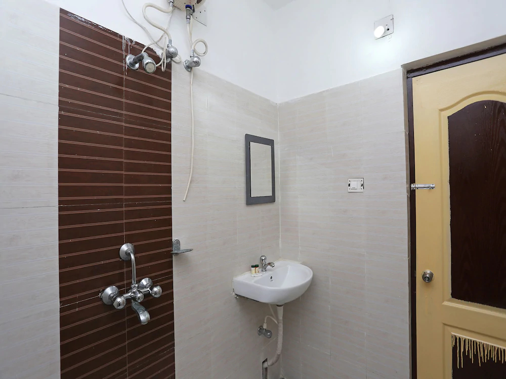 OYO 26586 Hotel Ashiyana Lagoon