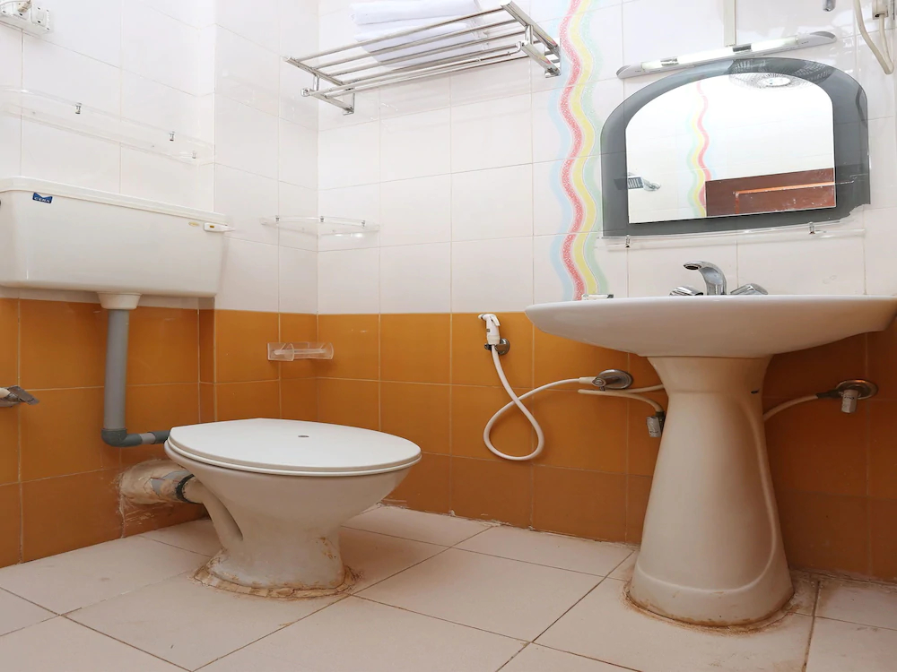 Royal Villa by OYO Rooms